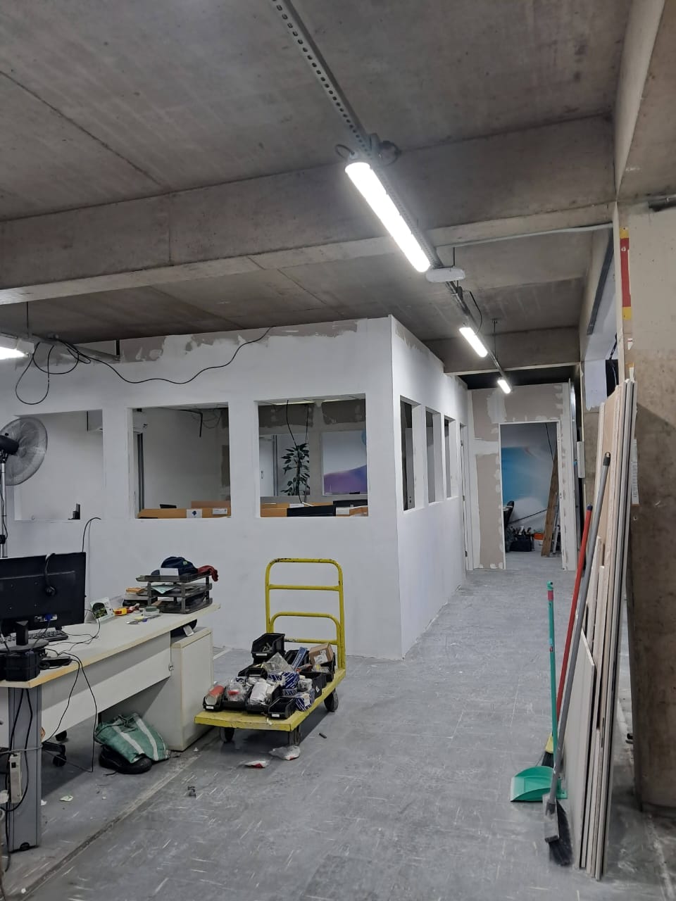 Antes - Antes e Depois - Parede DryWall e Forro Mineral